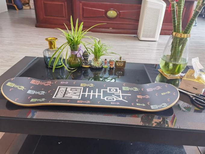 OEM nóng 7 Ply Maple chuyên nghiệp tiêu chuẩn Double Kick concave Skateboard 4