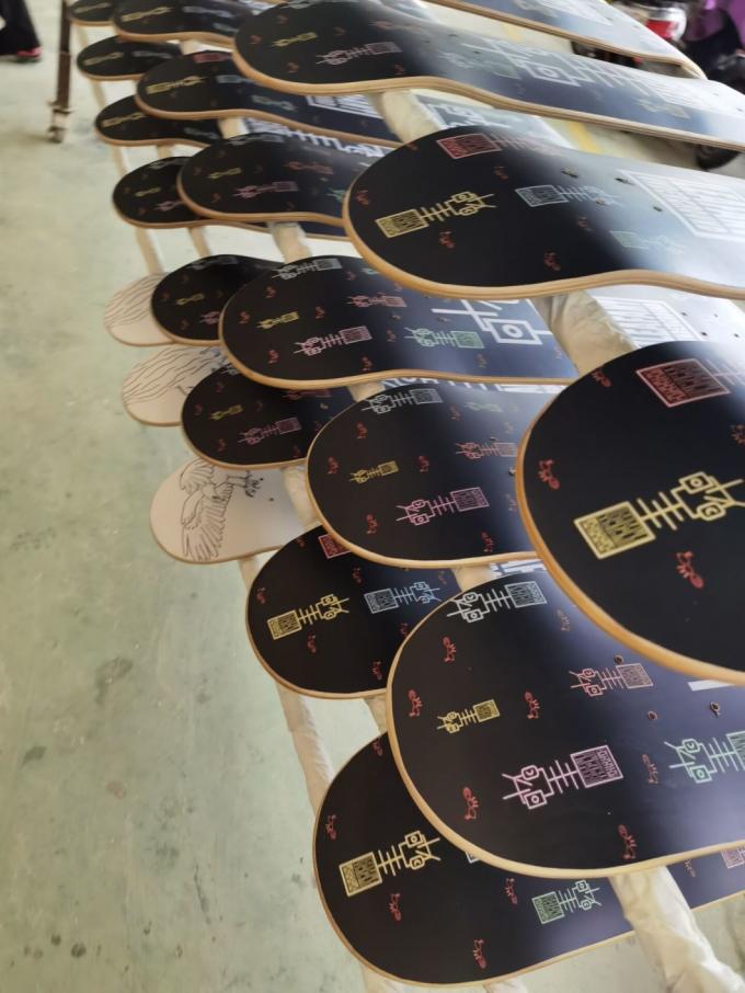 OEM nóng 7 Ply Maple chuyên nghiệp tiêu chuẩn Double Kick concave Skateboard 10